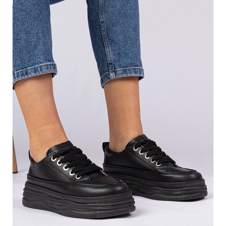 Tênis de mulheres negras em uma sola alta preto 1