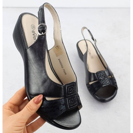 Sandálias femininas nas cunhas Black Evento 7028 preto 1