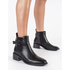 Botas clássicas com cinto preto 1