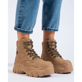 Caçadores femininos na plataforma Big Star KK274366 marrom 2