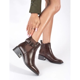 Botas femininas Chelsea marrons com fivela e salto alto castanho 1