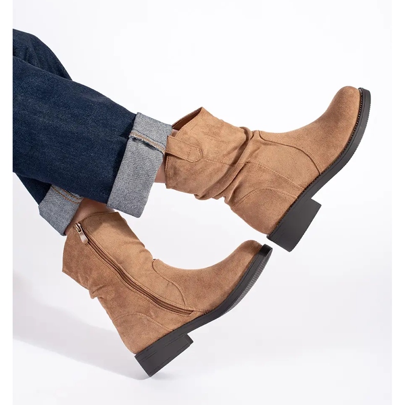 Botas cowboy femininas de camurça bege escuro 1