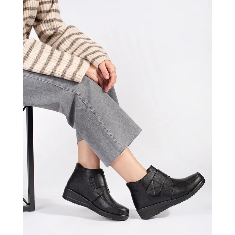 Botas femininas com isolamento preto 2