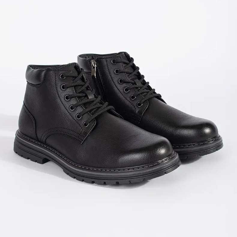 Botins pretos com cadarço isolados para homem 1