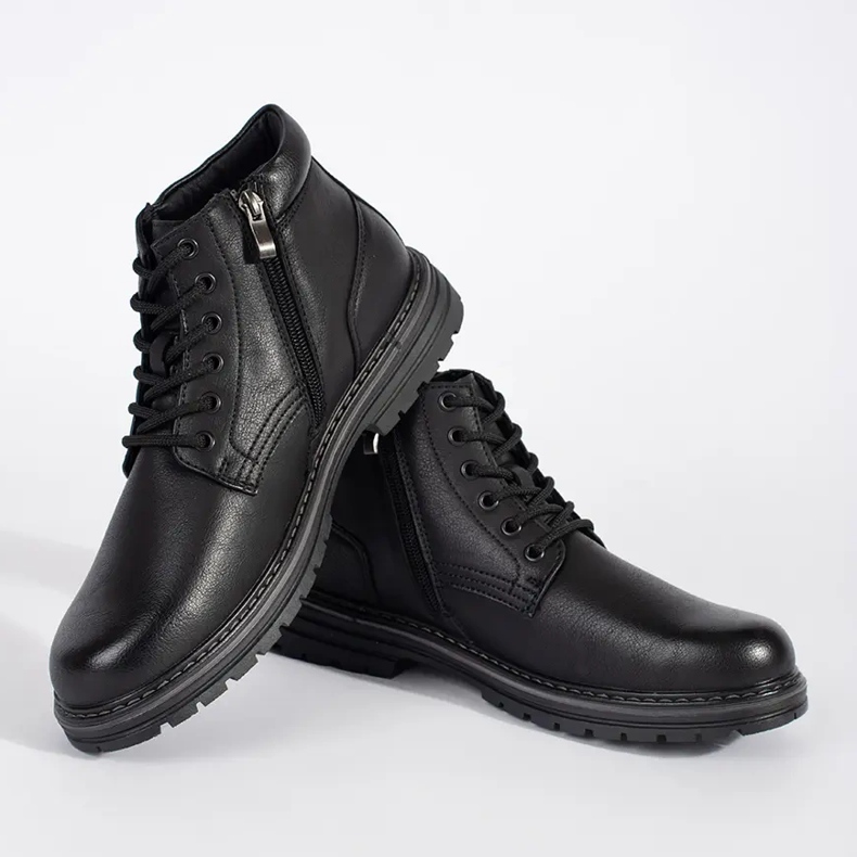 Botins pretos com cadarço isolados para homem 2