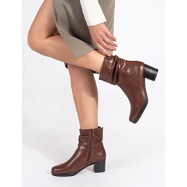Botins femininos de couro marrom com parte superior com babados de Sergio Leone castanho 1 Botins femininos de couro marrom com parte superior com babados de Sergio Leone castanho 1