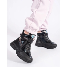 Sapatos femininos pretos com sola grossa 1