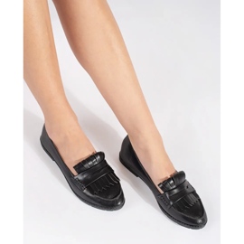 Mocassins femininos negros decorados com franjas preto 1