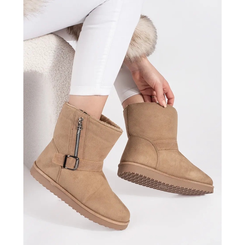 Botas de neve femininas bege claro com fivela decorativa e zíper 1 Botas de neve femininas bege claro com fivela decorativa e zíper 1
