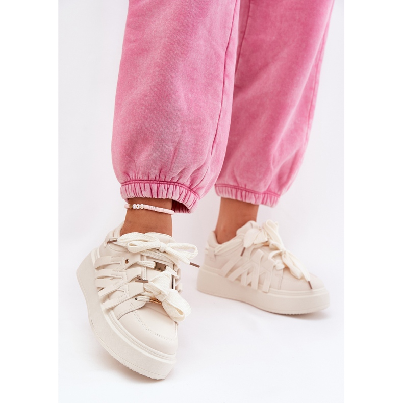 Tênis de couro ECO na plataforma bege 2