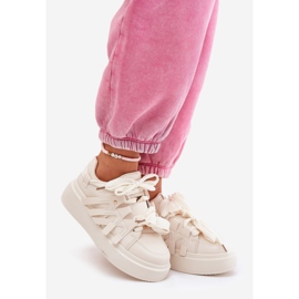 Tênis de couro ECO na plataforma bege 1