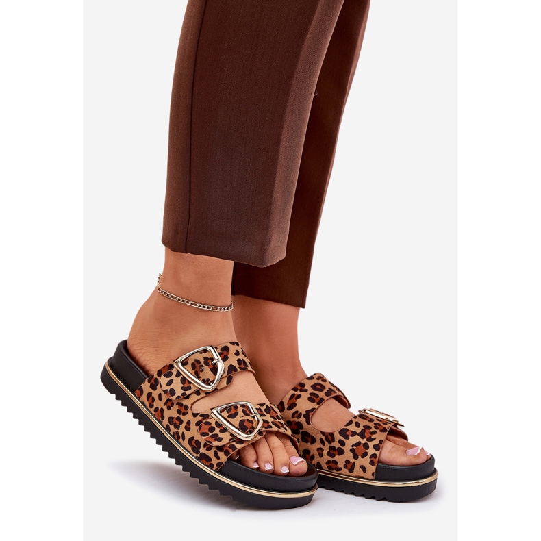 Chinelos femininos com estampa de leopardo na plataforma com grampos dourados marrom castanho 1 Chinelos femininos com estampa de leopardo na plataforma com grampos dourados marrom castanho 1
