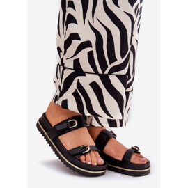 Chinelos femininos suaves na plataforma com listras e grampos pretos 1 Chinelos femininos suaves na plataforma com listras e grampos pretos 1