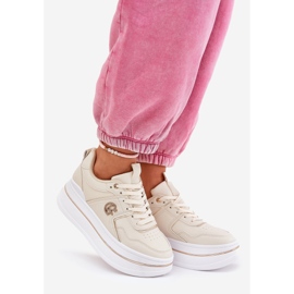 Sapatos esportivos femininos na plataforma bege 1