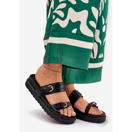 Flips femininos na plataforma com grampos dourados pretos 1 Flips femininos na plataforma com grampos dourados pretos 1