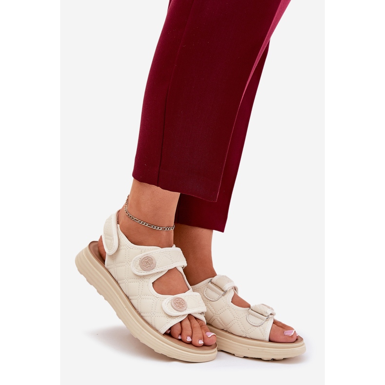 Sandálias femininas com detalhes decorativos para bege 1