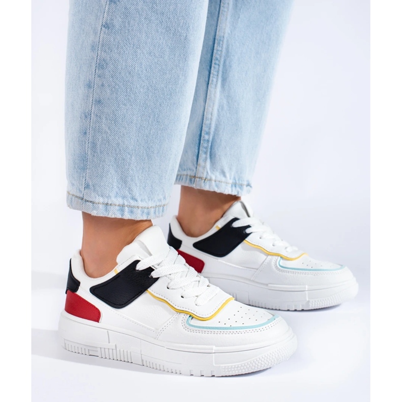 Tênis na plataforma branco 2