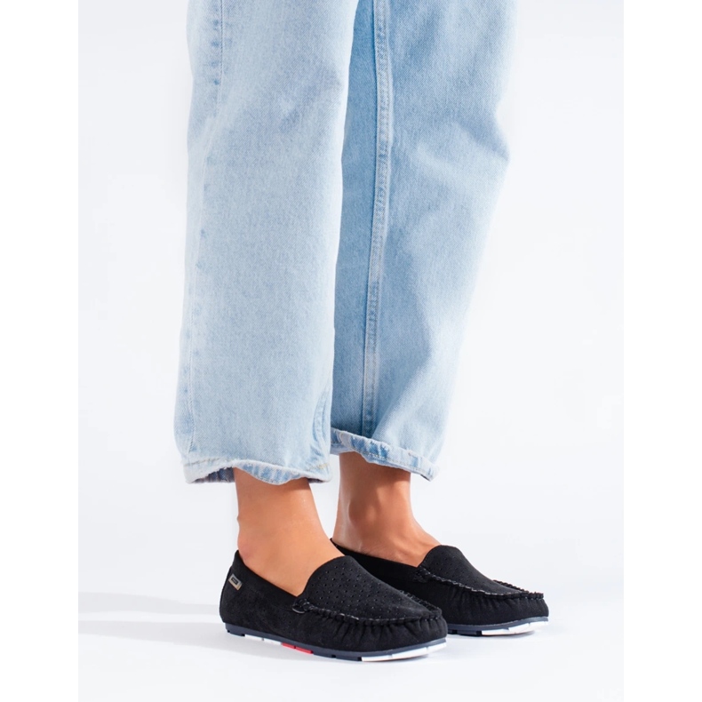 Mocassins Shelovet pretos vazados de mulher 2