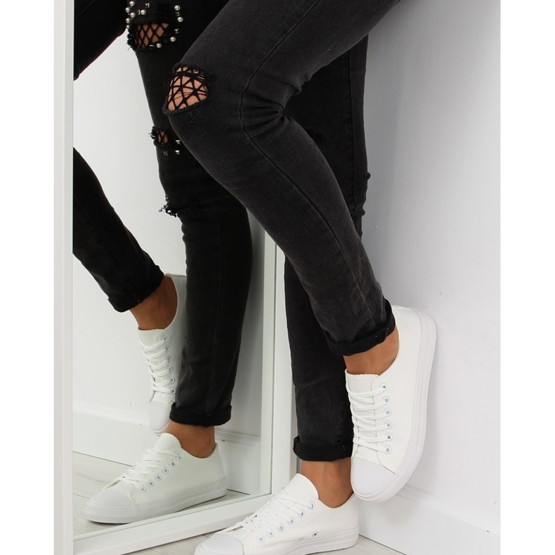 Sneakers brancas de mulher monocolor branco 1