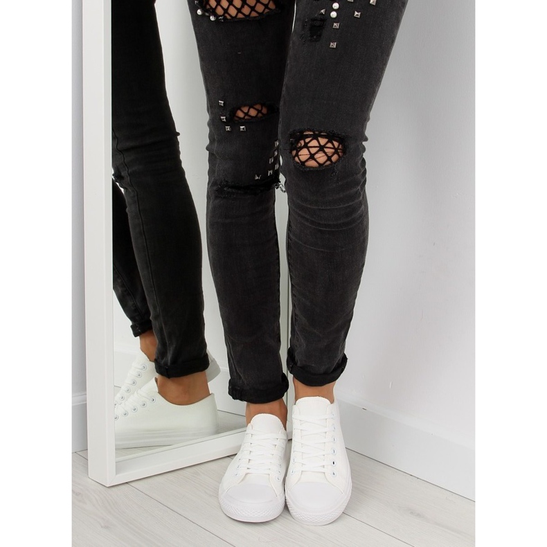 Sneakers brancas de mulher monocolor branco 2