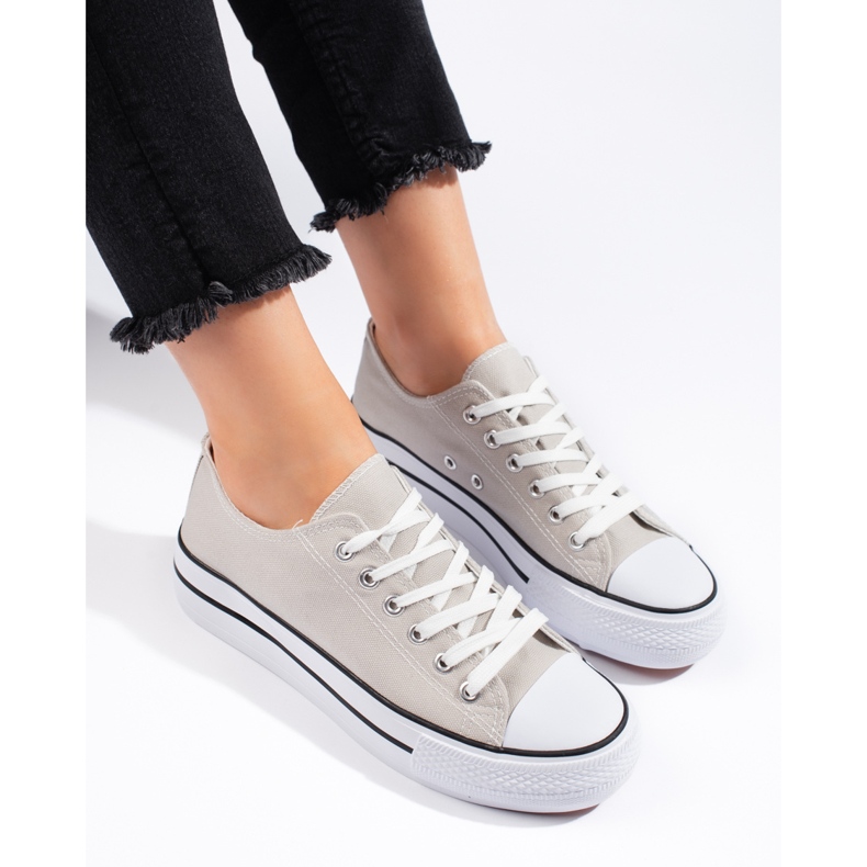 Tênis cinza clássico feminino 2