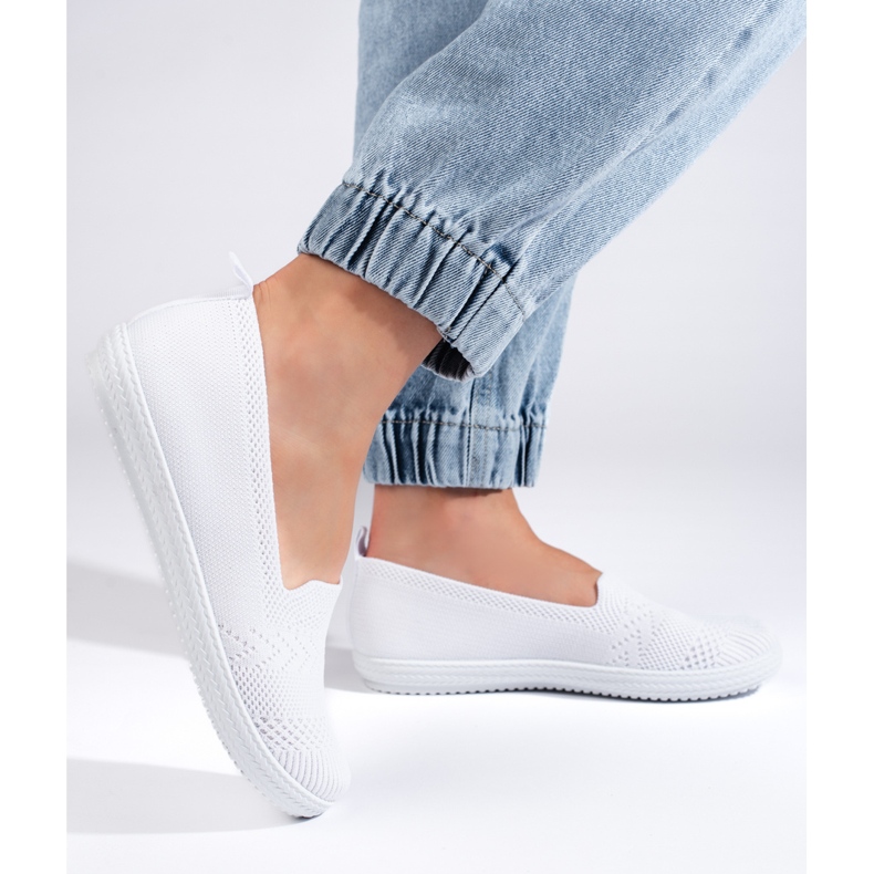 Slip-on feminino em tecido branco 2