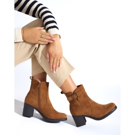 Botins femininos castanhos 1