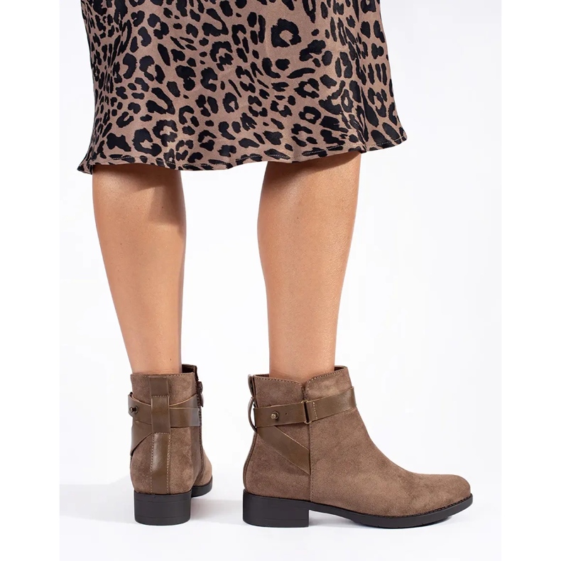 Botins femininos em camurça bege 2