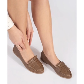Mocassins femininos marrons decorados com franjas marrom 1