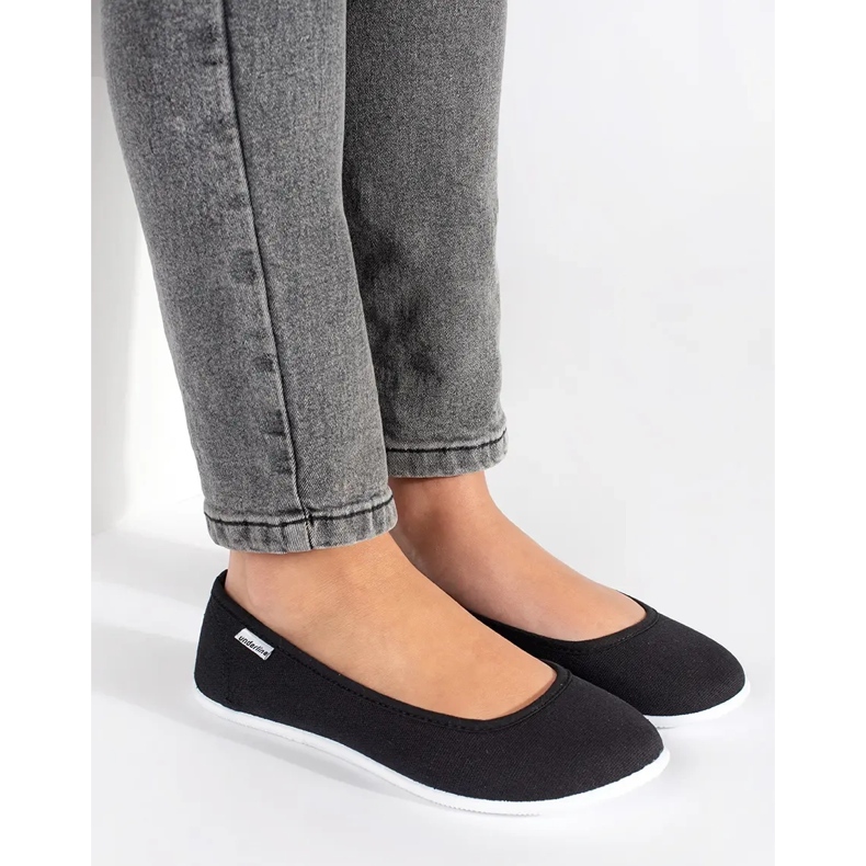 Sapatilhas femininas de tecido preto 1