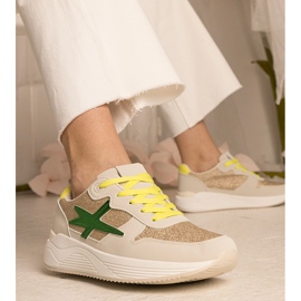 Tênis esportivos femininos bege com brilho 2