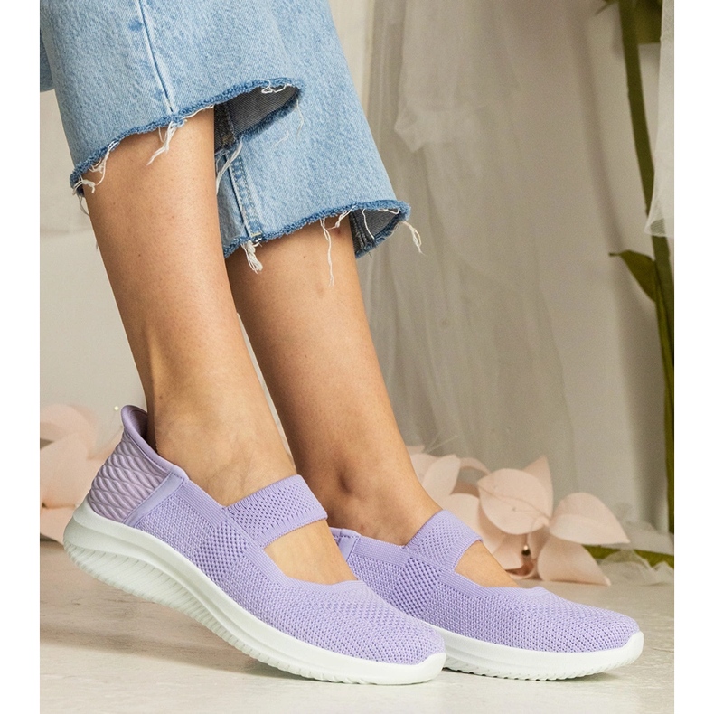 Tênis de mulheres violeta em uma sola pressionada roxo 2