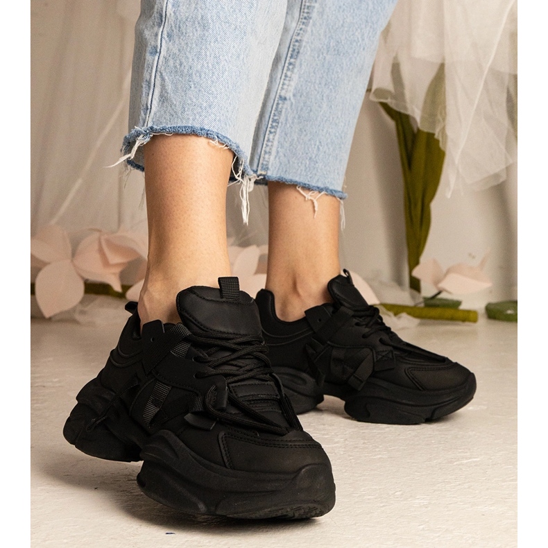 Esportes enormes femininos de tênis negros preto 1