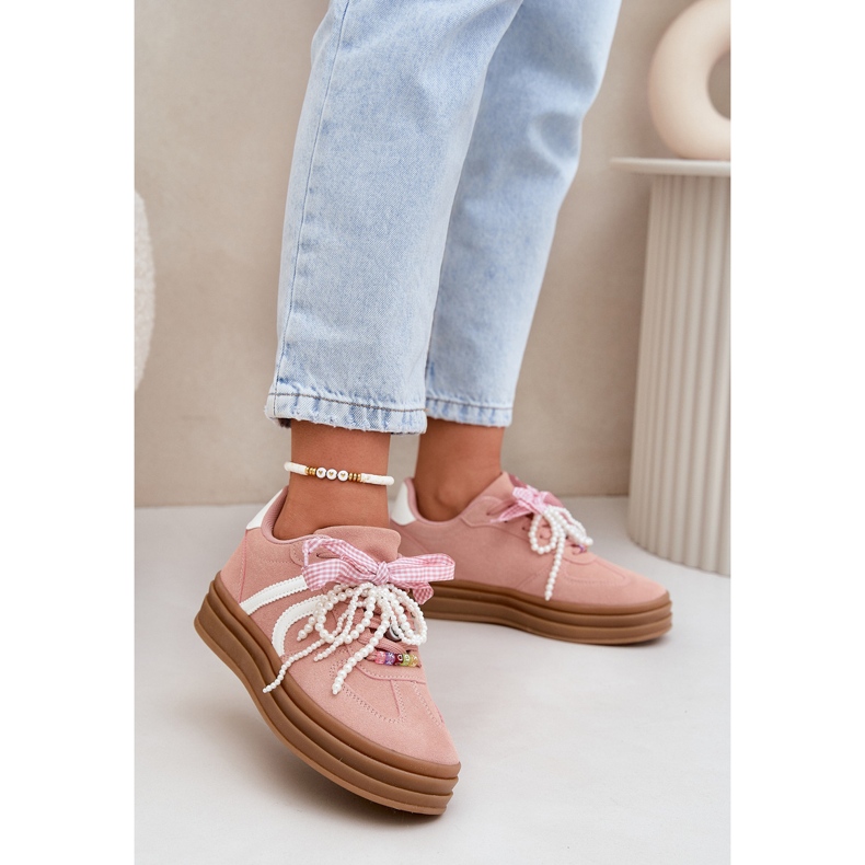 Tênis femininos na plataforma com decorações rosa 2