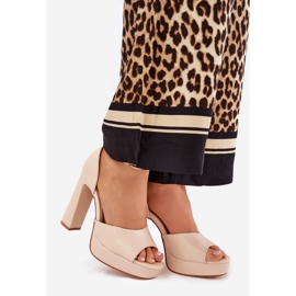 Sandálias femininas no post e plataforma de couro ecológico bege 1