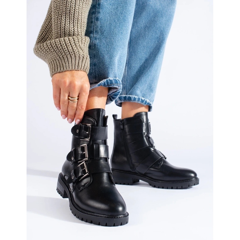 Bolsas isoladas com fivelas preto 2