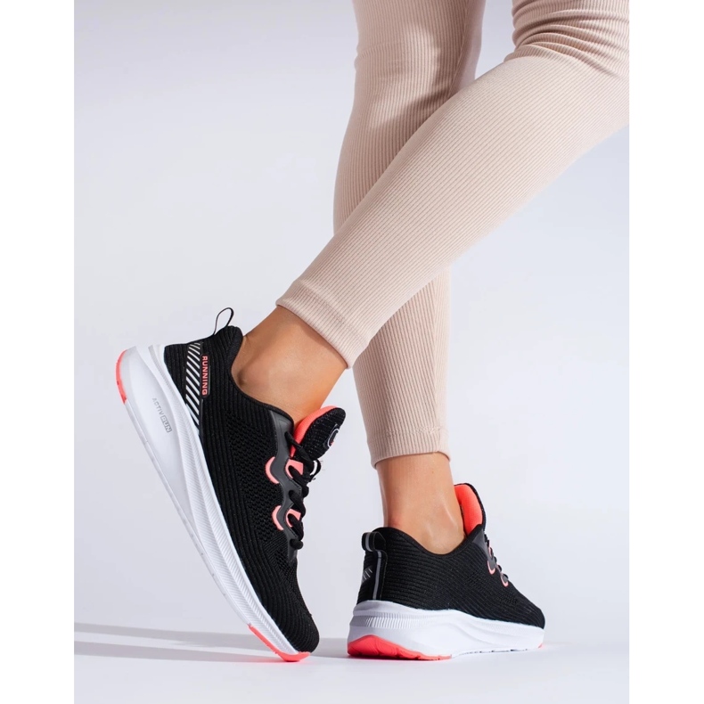 Calçados esportivos na plataforma DK preto 2