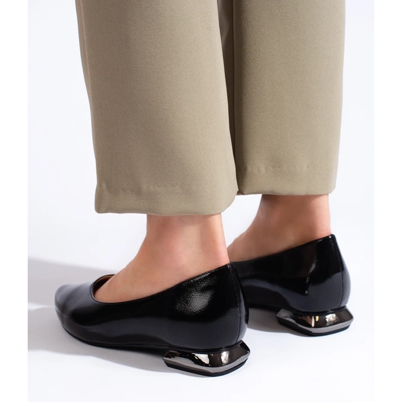 W. Potocki Bombas com salto decorativo Potocki preto 1