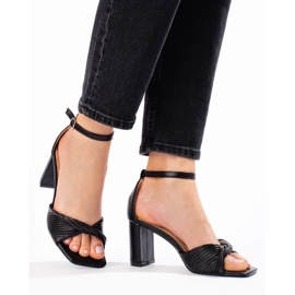 Sandálias pretas de salto alto preto 2