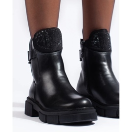 Botas pretas femininas na plataforma preto 2
