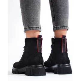 Botins femininos de camurça clara com atacadores preto 1