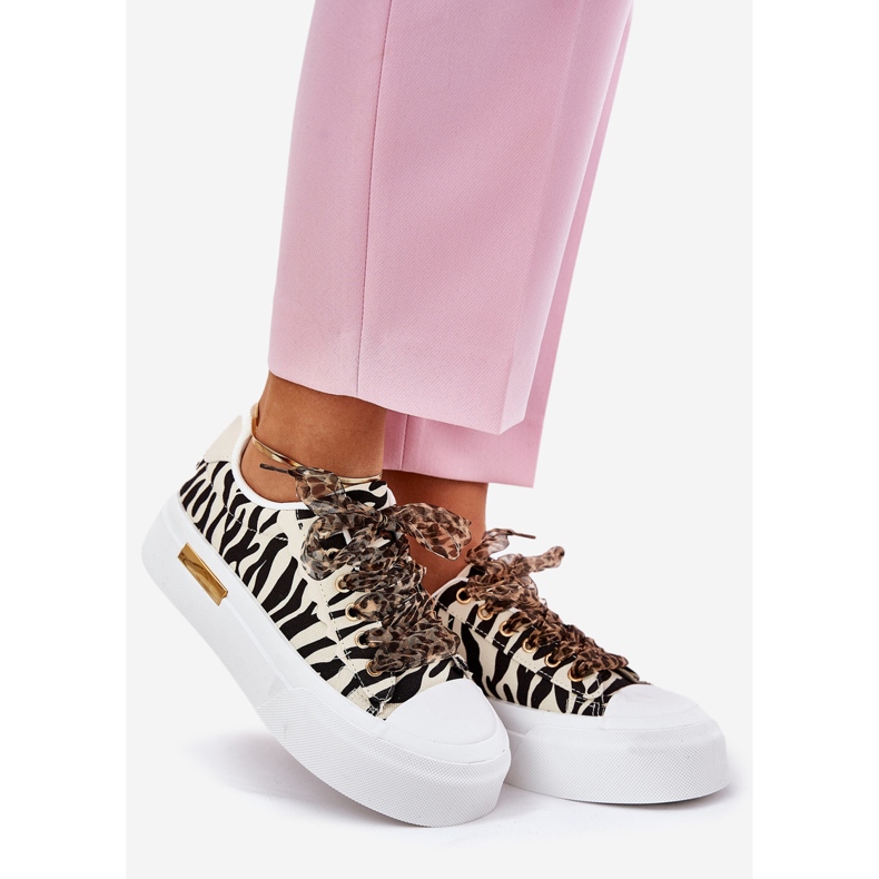 Tênis femininos com amarelo decorativo preto e bege 1