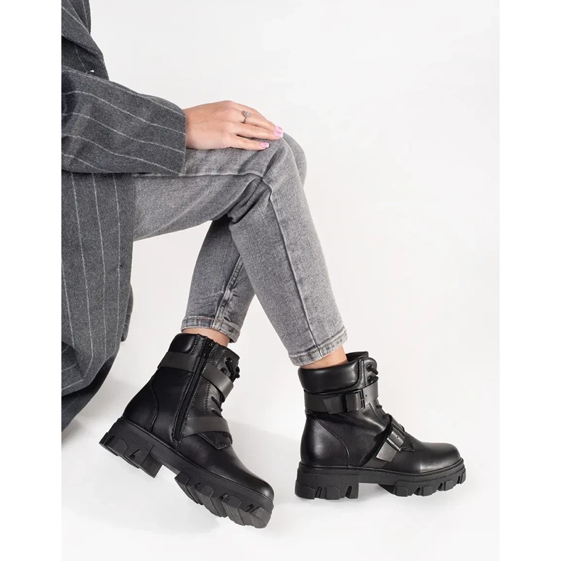 Trabalhadores com fivelas pretas preto 1