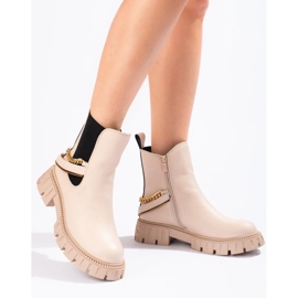 Botas Chelsea femininas bege com corrente 1 Botas Chelsea femininas bege com corrente 1