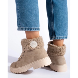 Botas de caminhada de mulher com pele de carneiro bege 1