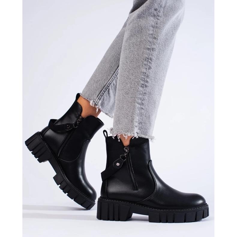 Bolsas pretas femininas com enfeite preto 1