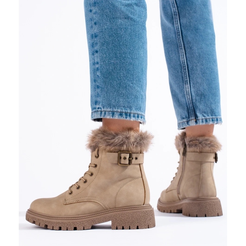 Botas femininas com pele bege 1