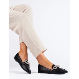 Mocassins femininos elegantes com decoração preto 2