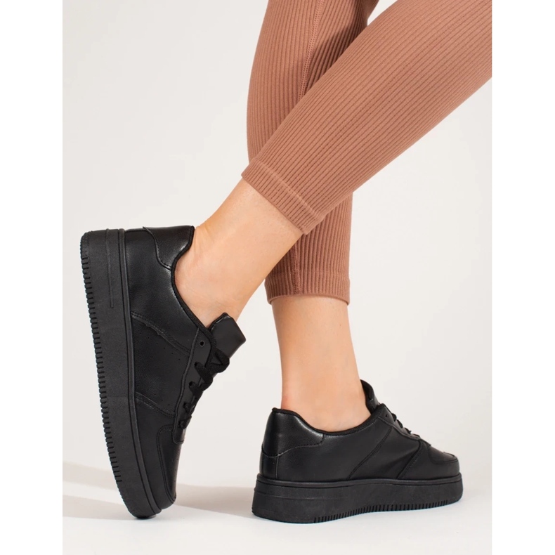 Tênis esportivo preto Shelovet com sola grossa 2