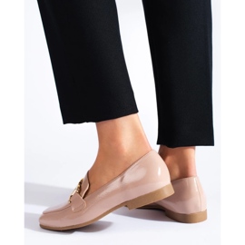 Sapatos de mulher rosa lacado com corrente Shelovet 1